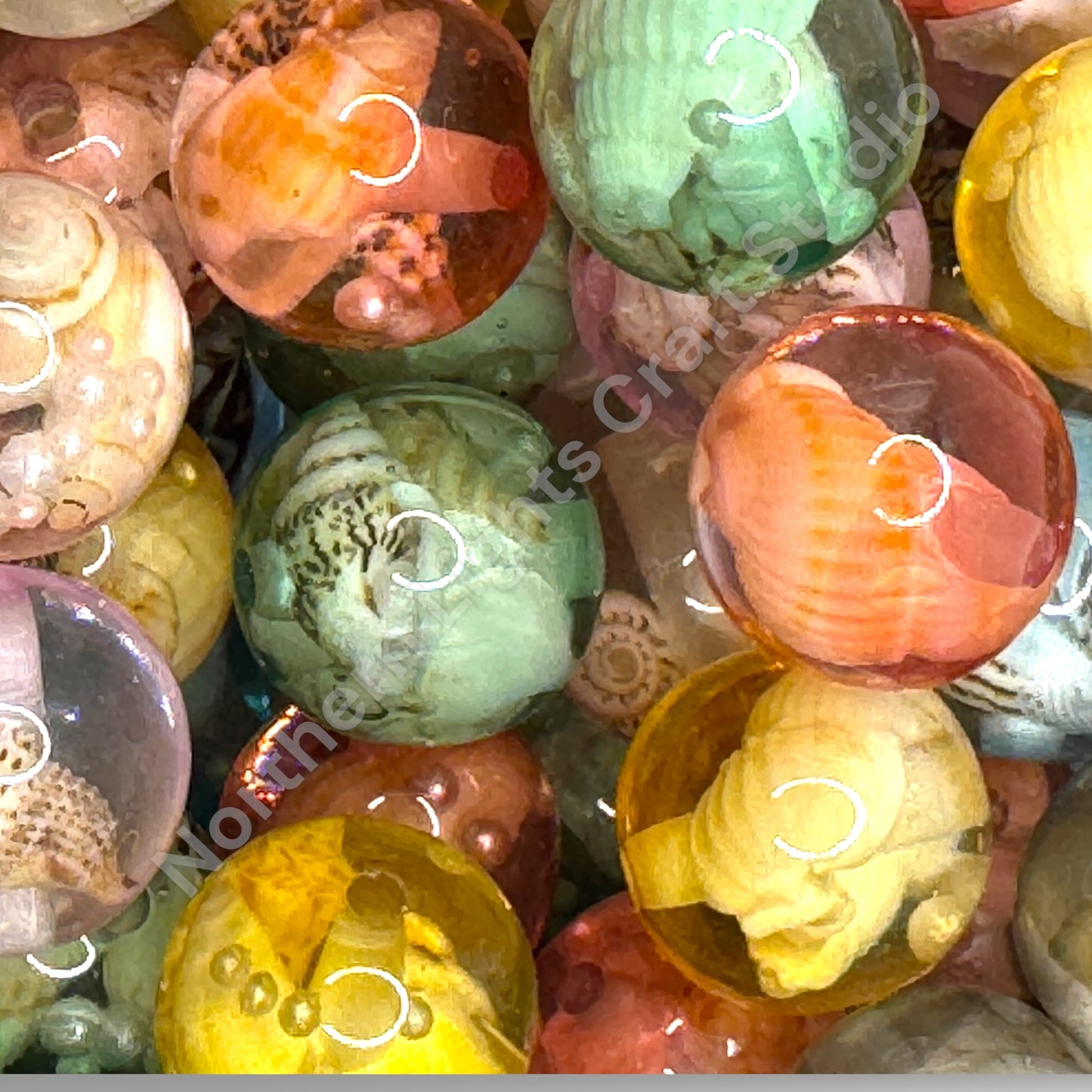 Seashell and Pearl Luxury Resin Snowglobe 16mm Beads - 10pc.