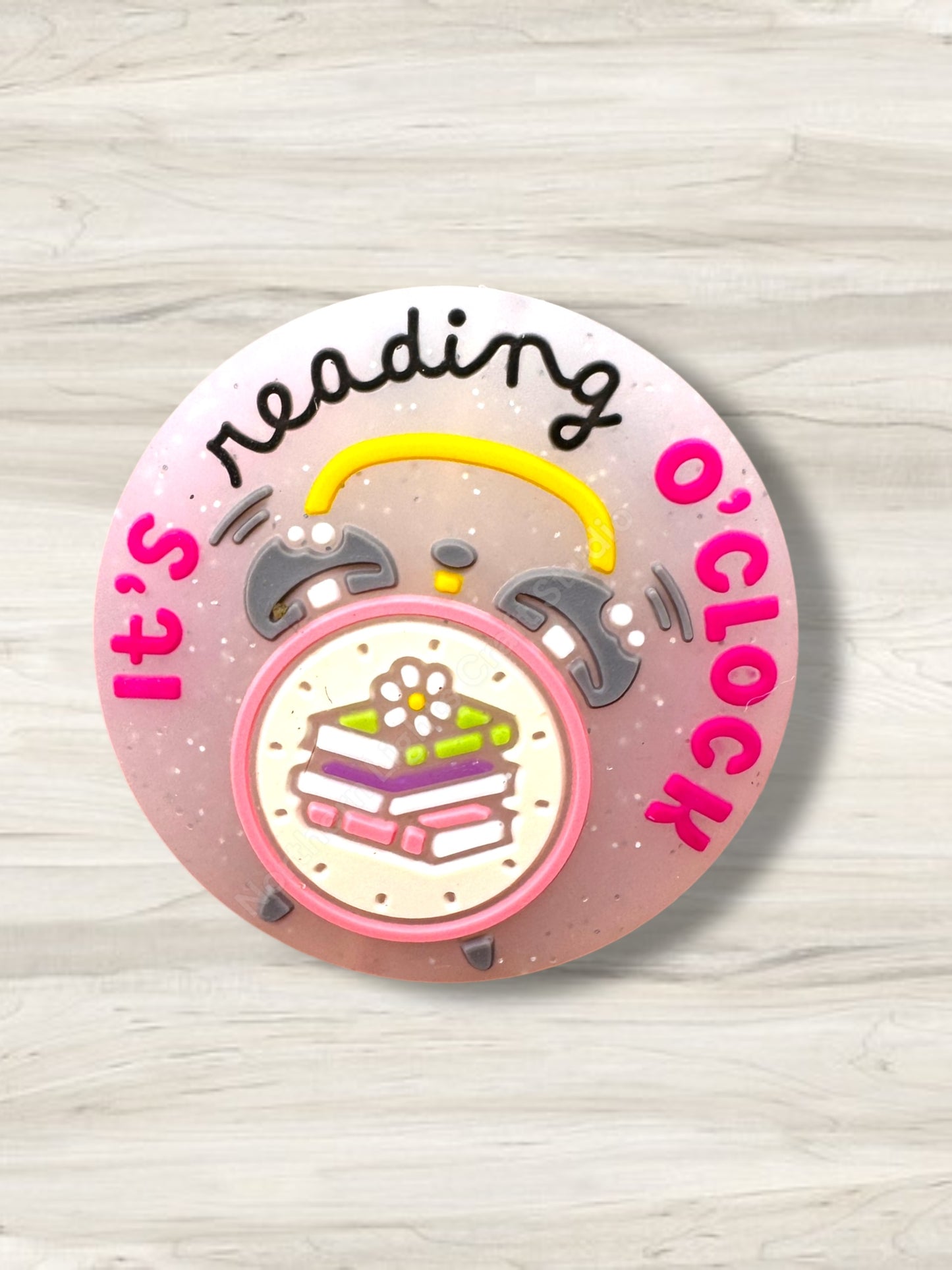 It's Reading O'Clock Glitter Jelly Focal Focal