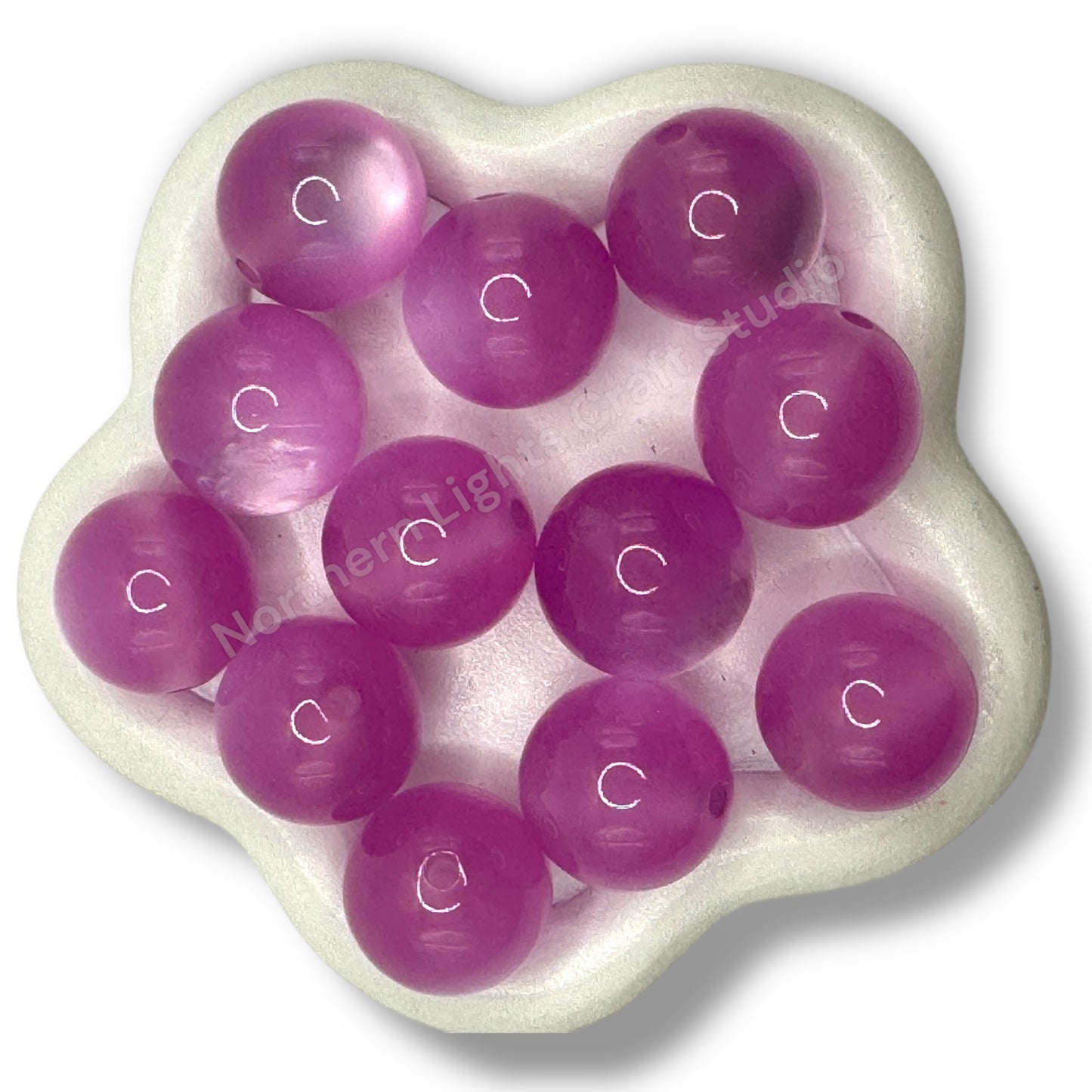 Light Purple Cat Eye Shiny 20mm Beads -10 pc.