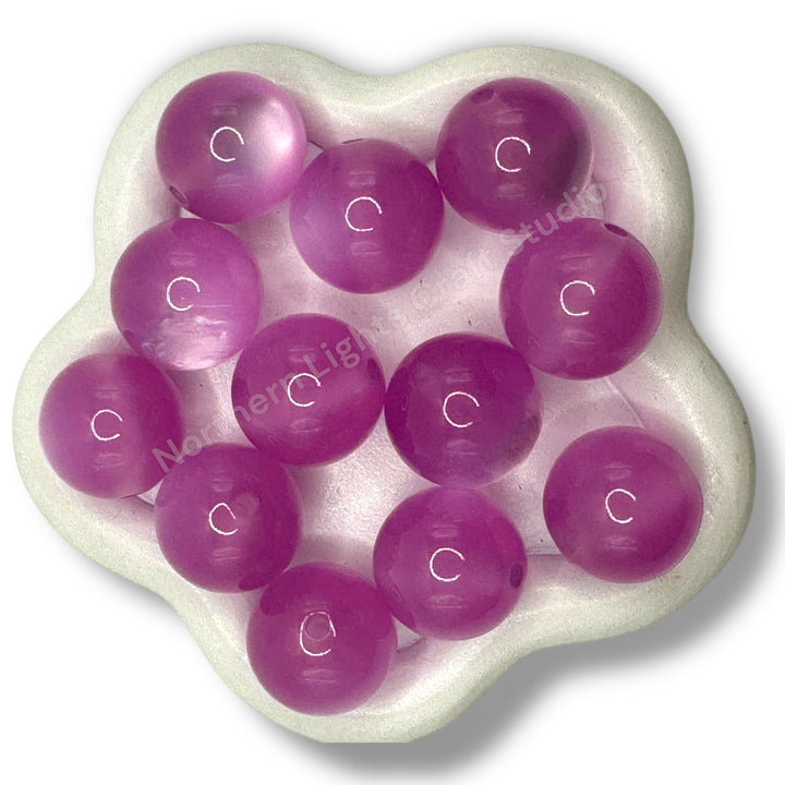 Light Purple Cat Eye Shiny 20mm Beads -10 pc.
