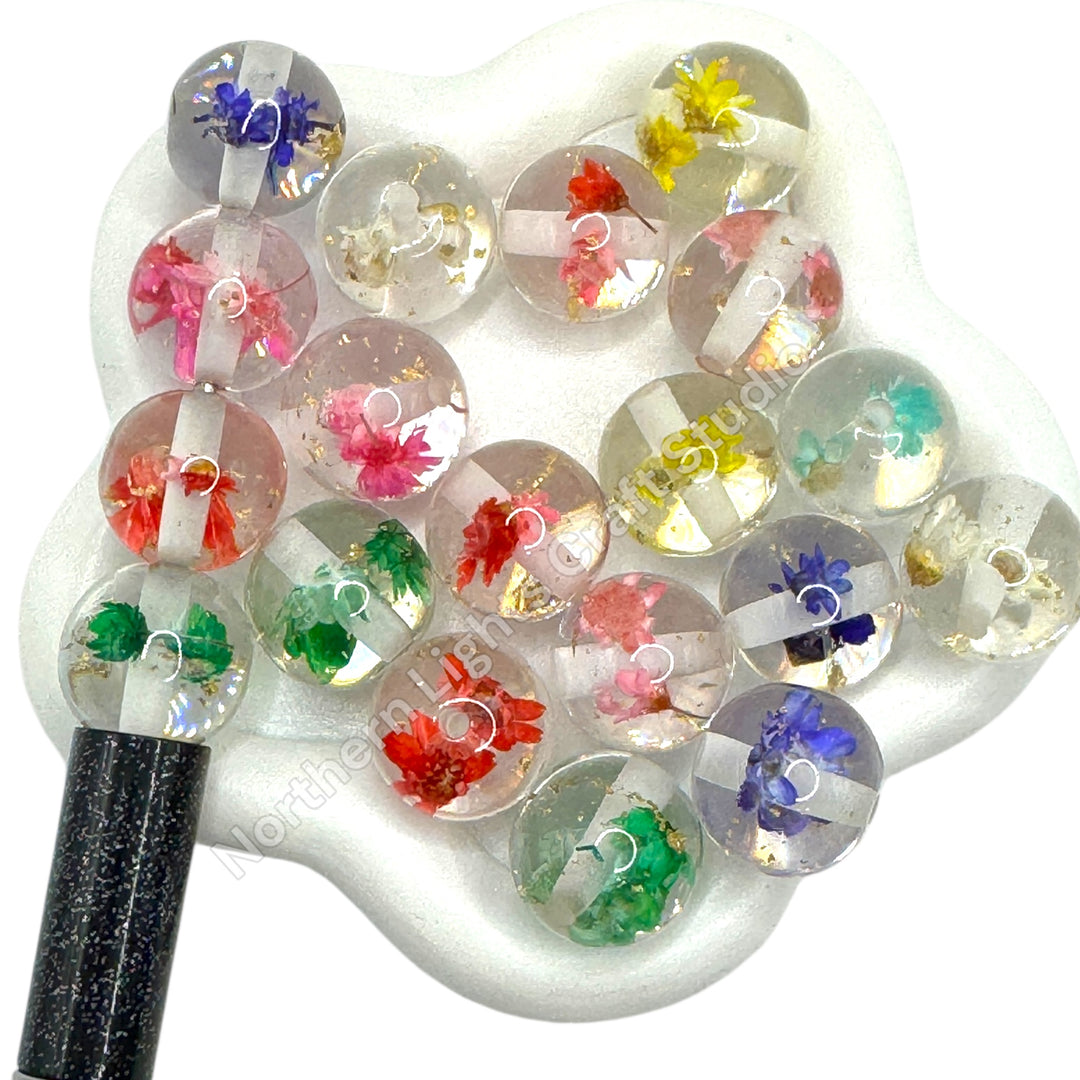 Flower and Gold Flakes Acrylic 16mm Beads - 20pc.