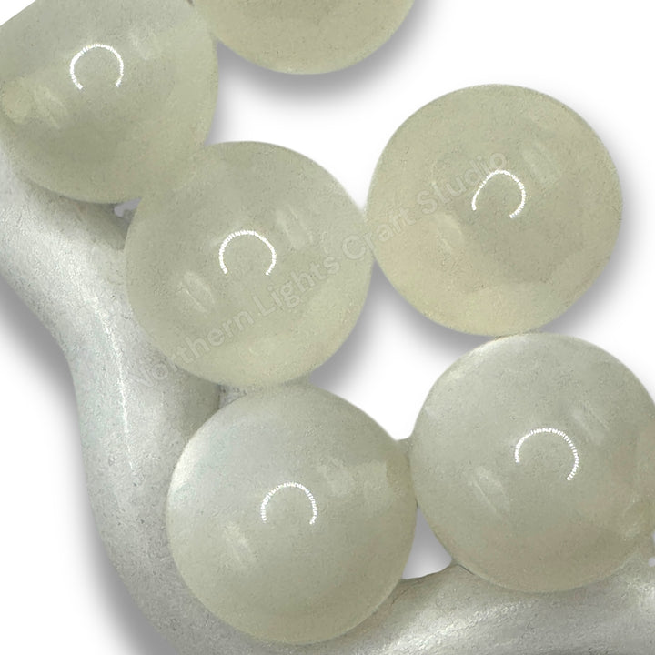 White Cat Eye Shiny 20mm Beads -10 pc.