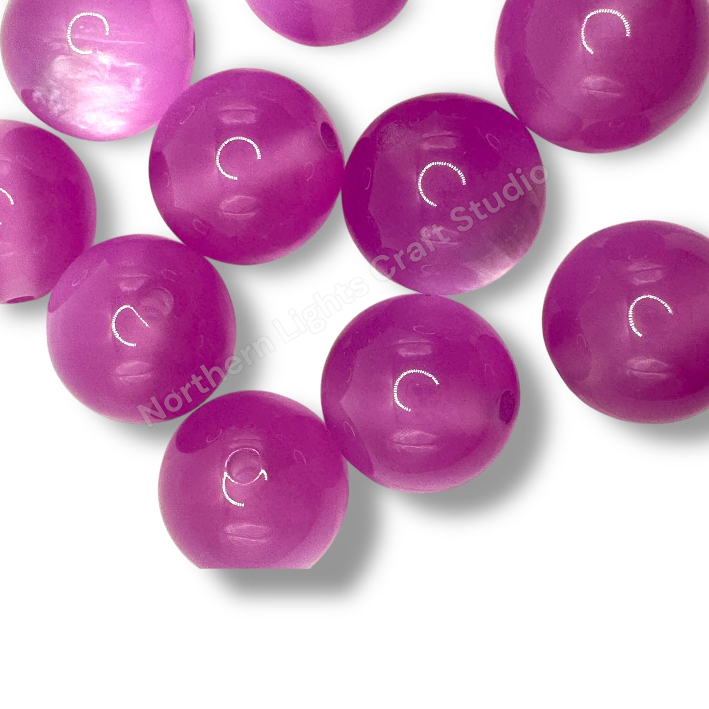 Light Purple Cat Eye Shiny 20mm Beads -10 pc.