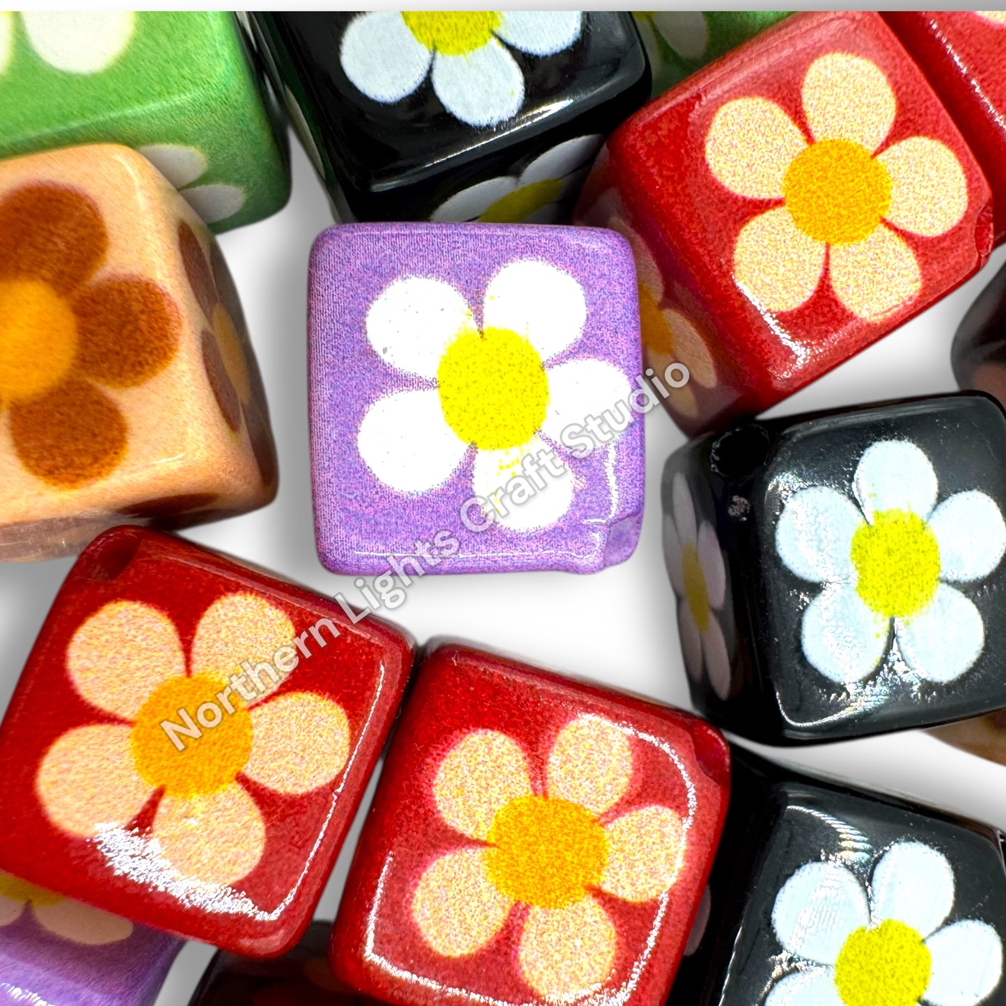 Printed Retro Flower Diagonal Cube Beads