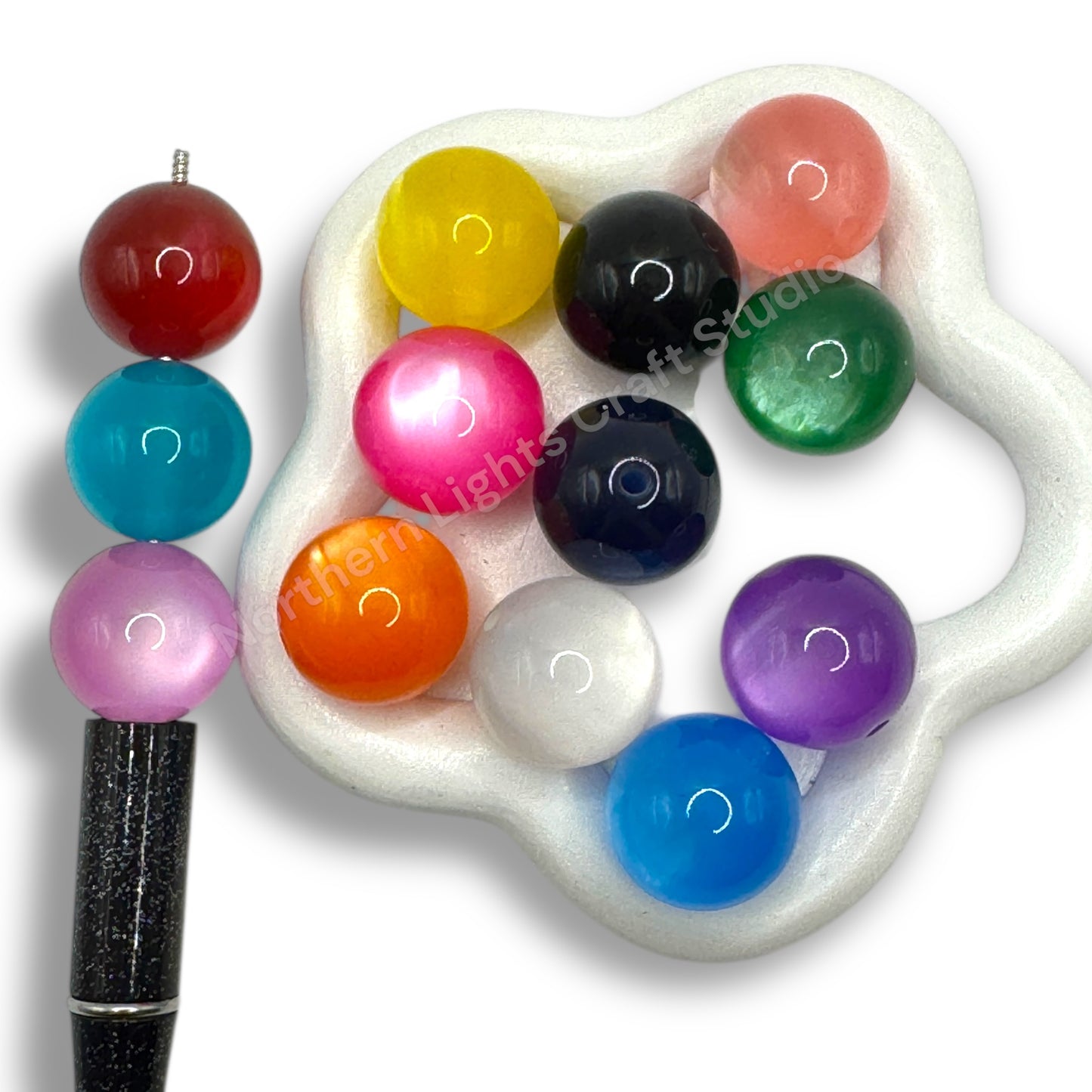 White Cat Eye Shiny 20mm Beads -10 pc.