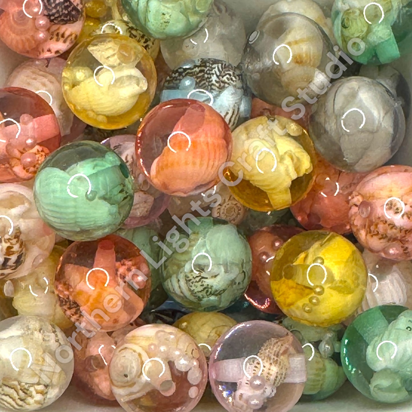 Seashell and Pearl Luxury Resin Snowglobe 16mm Beads - 10pc.