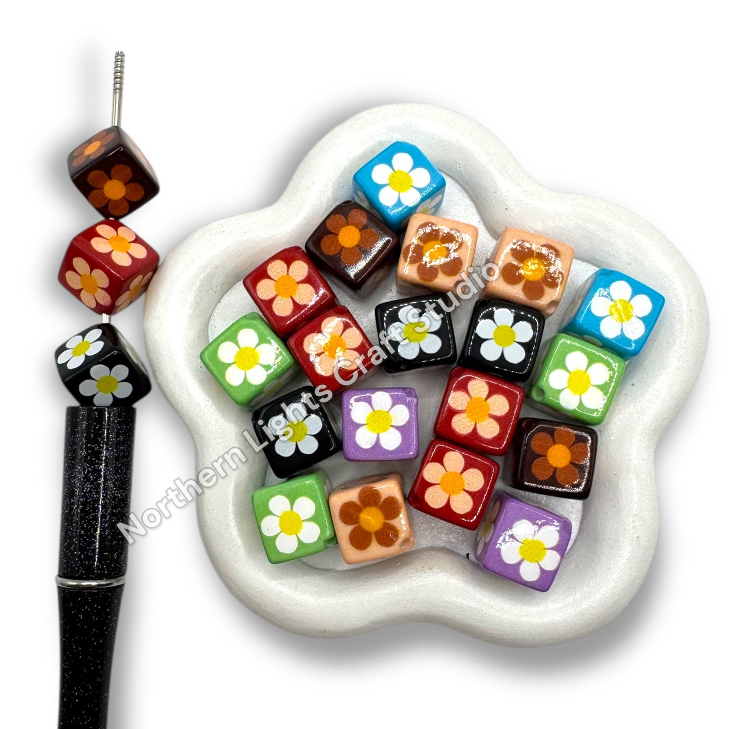 Printed Retro Flower Diagonal Cube Beads