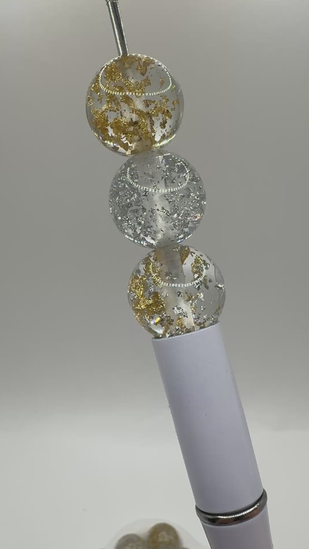 16mm Gold Silver Flake Acrylic Beads -20 pieces
